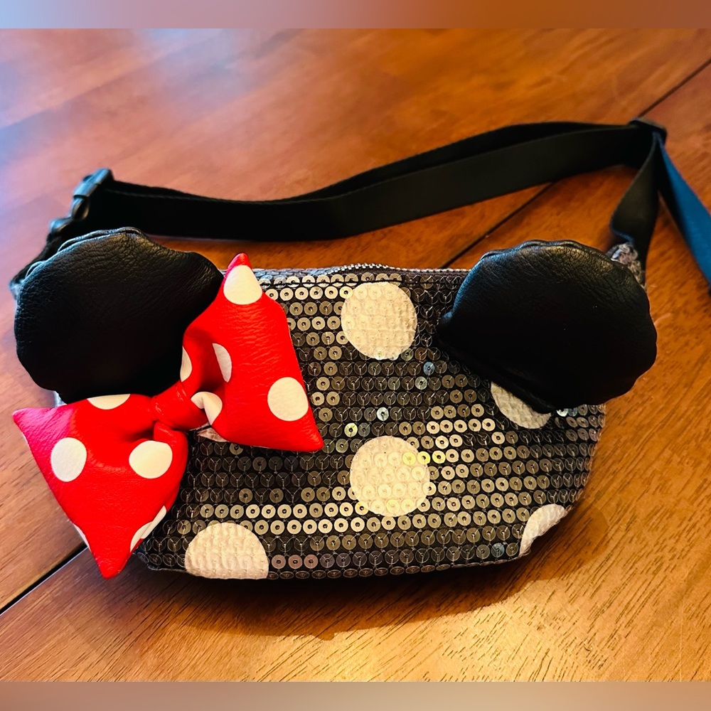 Disney Loungefly Minnie Sequin Leather Fanny Pack Belt Bag